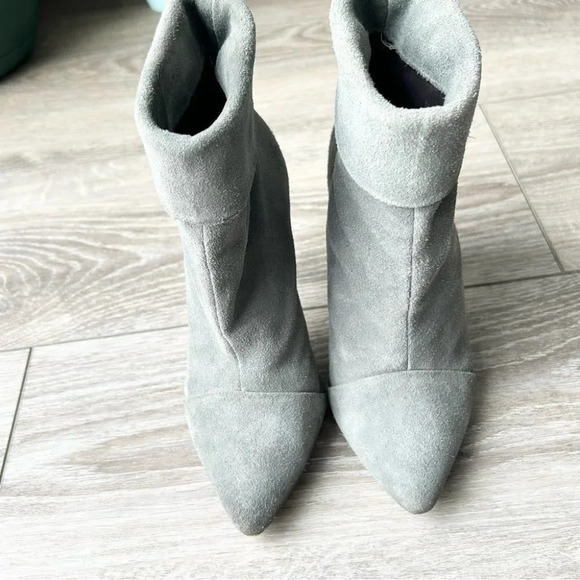 STEVE MADDEN Pilar Gray Suede Fold  Over Heeled Boots - Picture 3 of 14